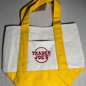 Trader Joe’s Yellow and Cream  Tote Bag  NEW